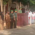 Peltu M. Arifin Lubis Jadi Irup Pada Upacara Penaikan Bendera Di SMA Negeri 1 Lingga Bayu