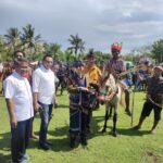 Pj. Gubernur NTT Serahkan Bantuan Rehabilitasi Rumah Adat