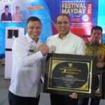 Pj. Bupati Langkat Faisal Hasrimy terima Paritrana Award 2024 