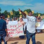 Masyarakat Adakan Aksi Demo Di PMKS HKI Balimbing, Ini Tuntutannya 